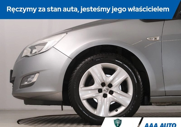 Opel Astra cena 27500 przebieg: 198070, rok produkcji 2011 z Jelenia Góra małe 232